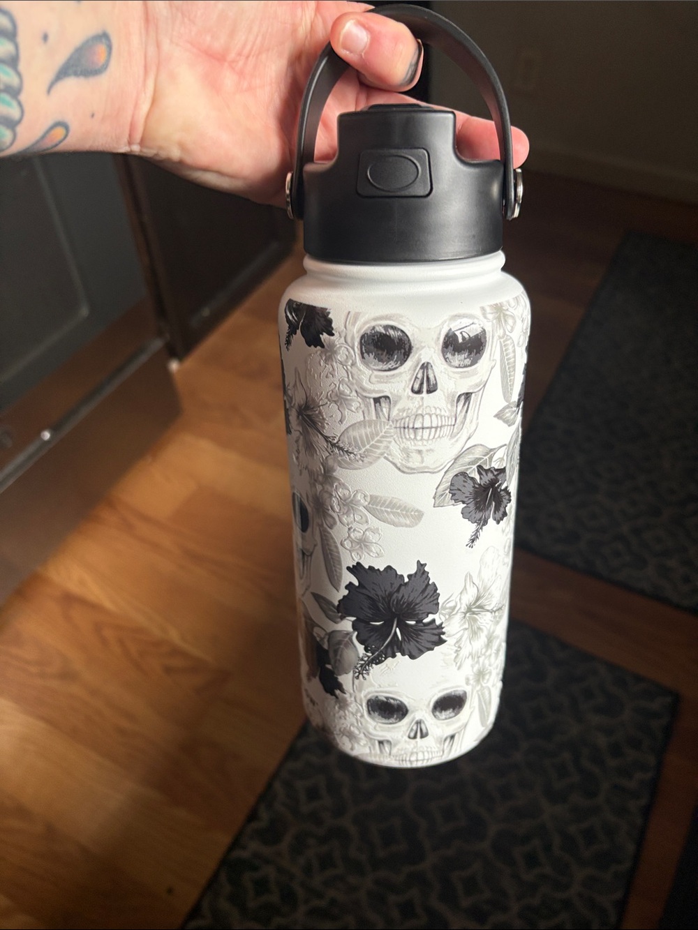 White Skull Pattern Insulated Water Bottle with Straw Lid